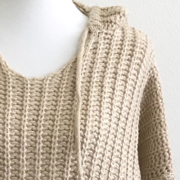❄️CHUNKY HOODIE CREAM SWEATER - Picture 11 of 14
